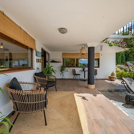 Luxury With Pool And Breathtaking Views Villa