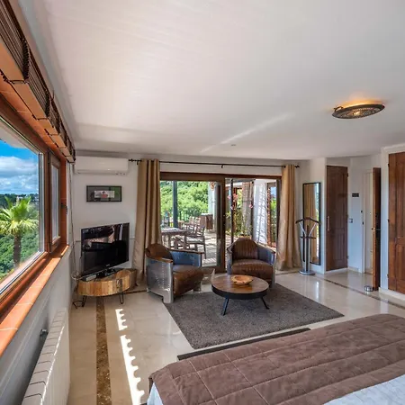 Luxury With Pool And Breathtaking Views Casares