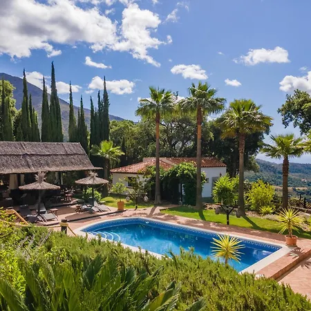 Luxury With Pool And Breathtaking Views